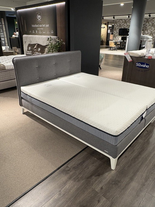 Auping Boxspring Criade Hellgrau – bedden (photo 2 of 3)