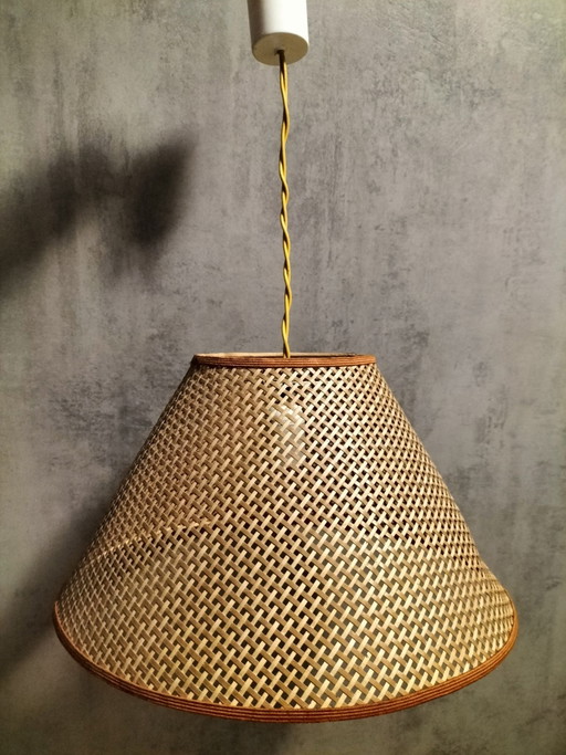 Natural rattan pendant lamp