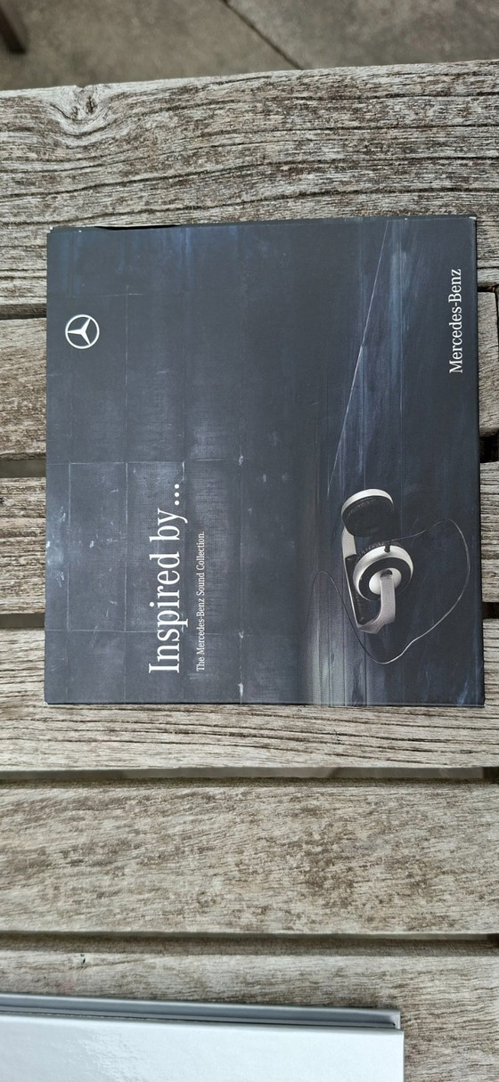 Image 1 of Mercedes-Benz books & brochures – rare collection