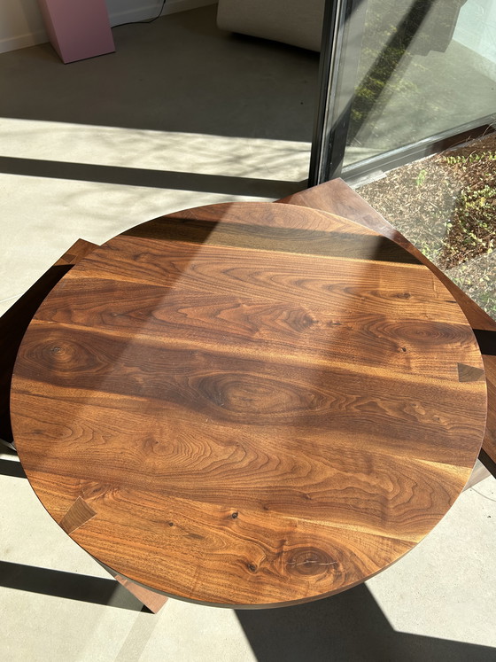 Image 1 of Mesa de comedor de nogal