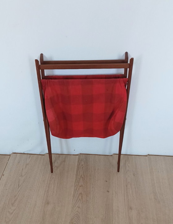 Deense tijdschriften houder. – Tijdschriftenrek, Textile, Wood (photo 9 of 10)