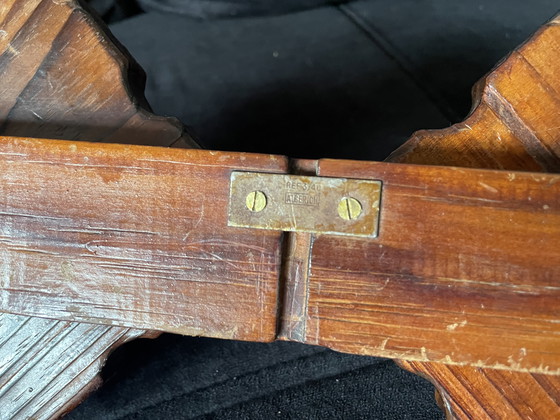 Image 1 of Primitiv Brutalistischer Kleiderständer aus Holz