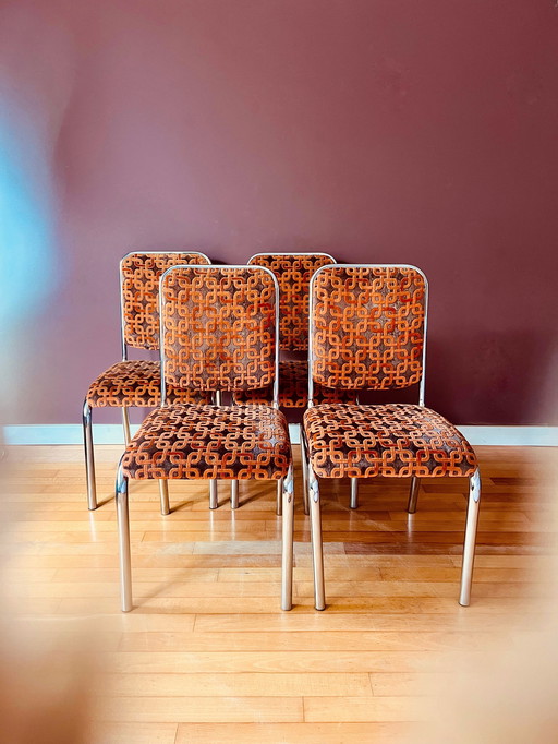 4 Vintage Scandinavian stoelen