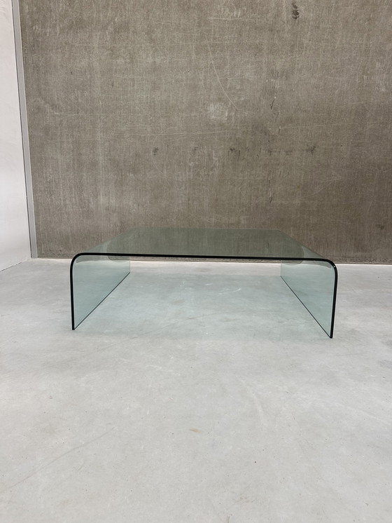 Image 1 of Table basse XXL vintage en verre « cascade » 120 x 120