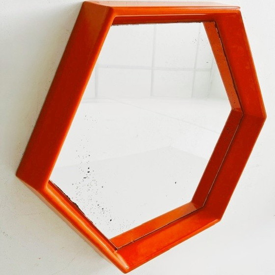 Image 1 of Mid-century space age spiegel oranje hexagon kunststof 1970's