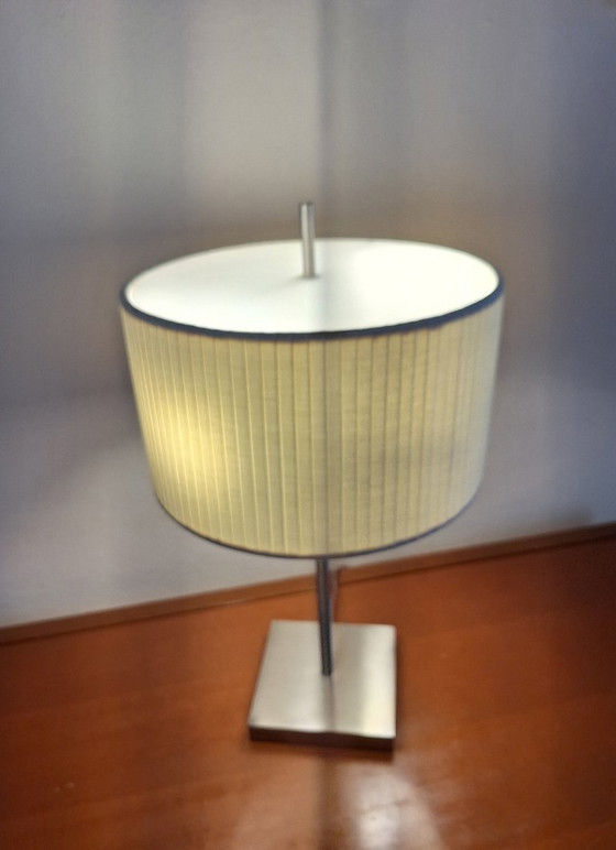 Image 1 of Lampada da tavolo Philips Lirio Design