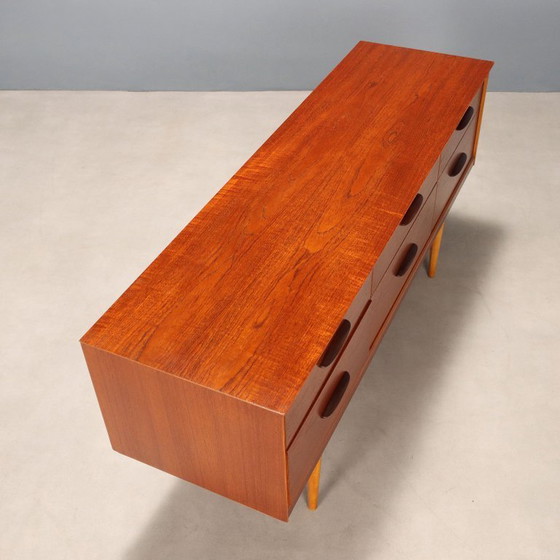 Image 1 of Meuble à tiroirs anglais des années 1960