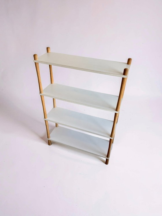 Image 1 of Vintage stokkenkast met witte planken
