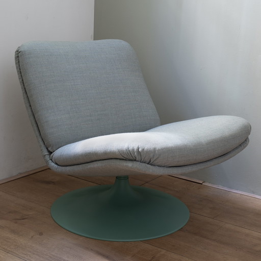 Fauteuil Artifort F504 remis à neuf avec Kvadrat Remix