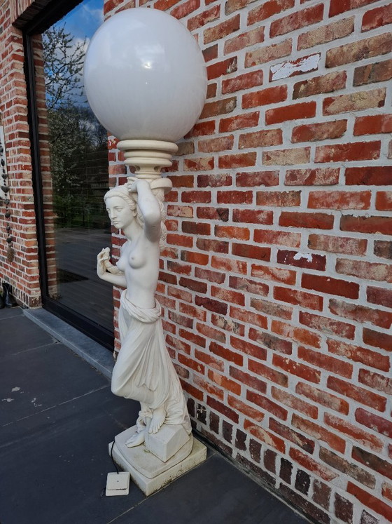 Image 1 of Art Deco lamp marmer