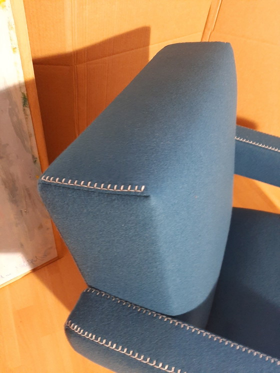 Image 1 of Cassina Utrecht 637, nueva, nunca usada, en tela de lana azul petróleo (serie 13L), costuras de caballo