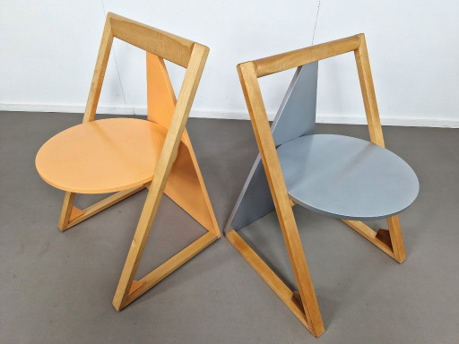 Stuhlset im postmodernen Memphis-Stil | 1980er Jahre – eetkamerstoelen, Wood (photo 2 of 11)