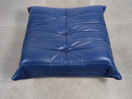 Image 1 of Michel Ducaroy Ligne Roset Blauw Leer Togo Ottomaanse Frankrijk jaren 80