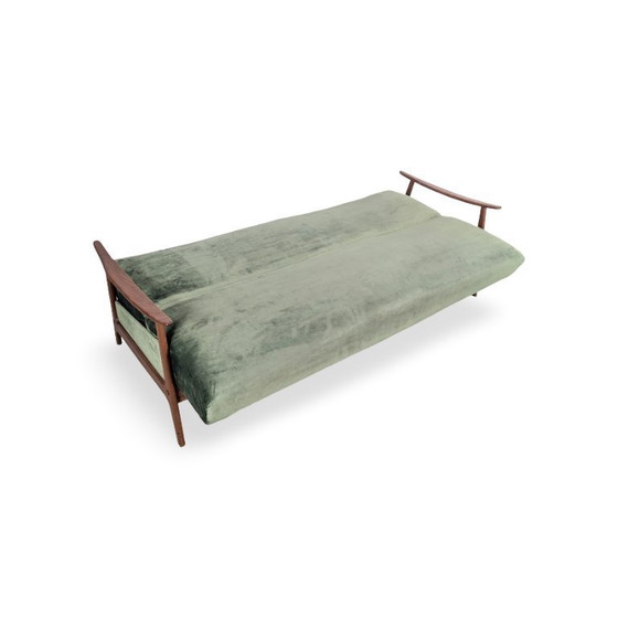 Image 1 of Driezitsbank uit het midden van de vorige eeuw, vintage bank, retro teakhouten bank, opklapbaar bed
