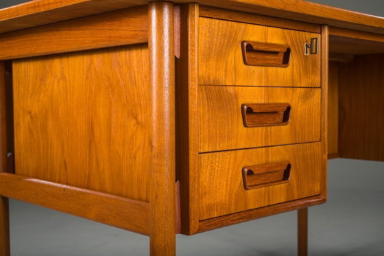 Image 1 of Midden-eeuws Deens teakhouten bureau van Gunnar Nielsen Tibergaard, jaren 60