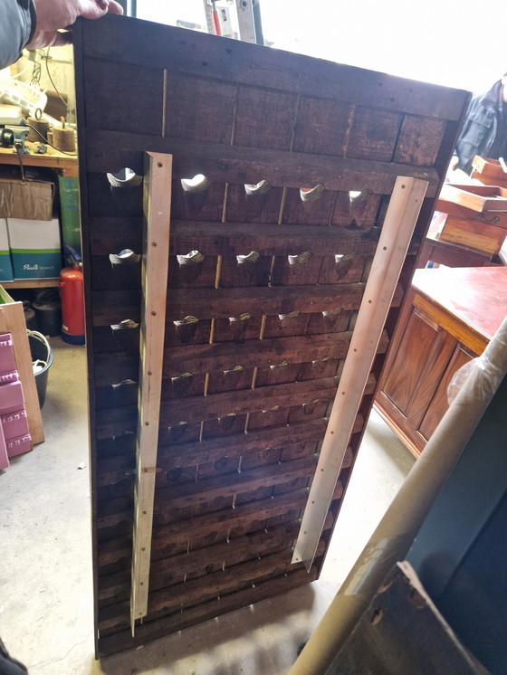 Image 1 of Wunderschönes altes Weinregal aus Holz für 60 Flaschen