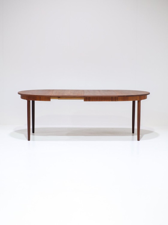 Image 1 of Uitschuifbare eettafel teak Deens vintage rond ovaal