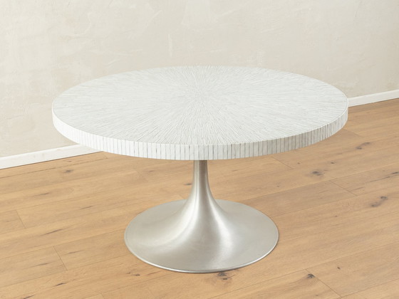 Image 1 of Mesa de centro de mosaico con pie de tulipán