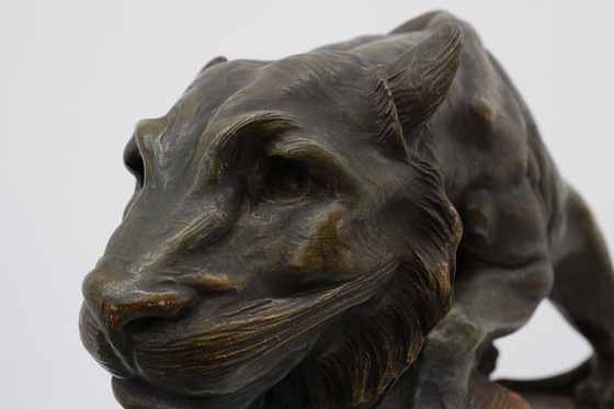 Image 1 of Grande statua in terracotta patinata raffigurante un leone, firmata Richard Aurili (1834–1914), Italia