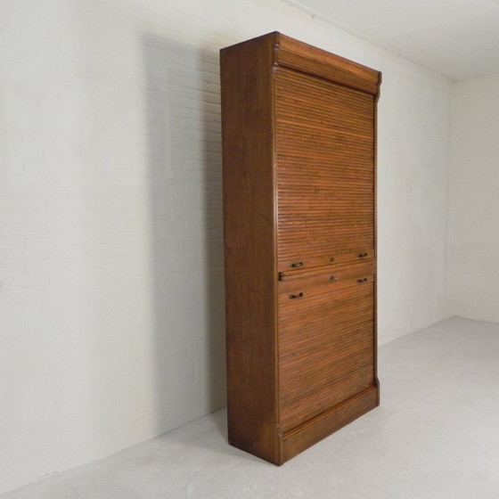 Image 1 of Cassonetto per tapparella alto 229 cm con due ante una sopra l'altra, anni '30