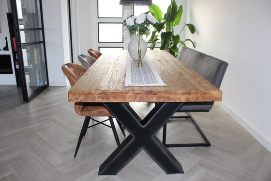 Image 1 of Eettafelset met 3 stoelen en bank