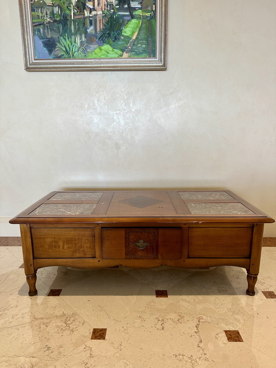 Image 1 of Mesa baja rectangular de madera maciza