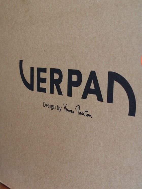 Verner Panton VP Globe Ø40 cm brass, new in original box – Pendant lamps, Plexiglass (photo 8 of 9)