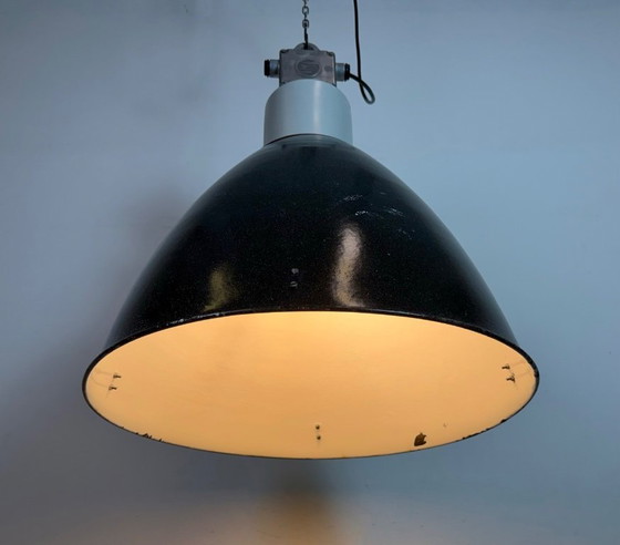 Image 1 of Große industrielle Emaille-Fabrik-Hängeleuchte von Elektrosvit, 1960er Jahre