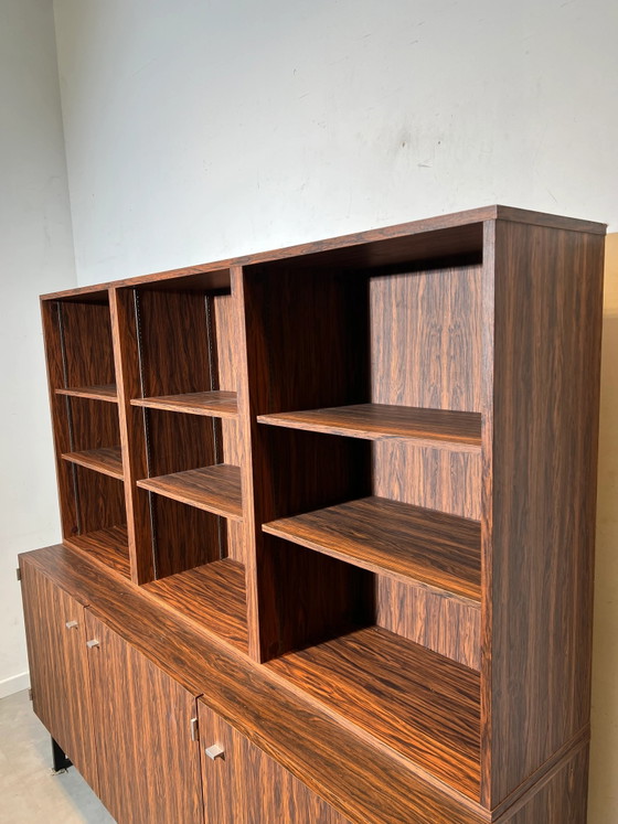 Mueble de pared Pierre Guariche para Meurop Rosewood – Vitrinas (photo 4 of 4)