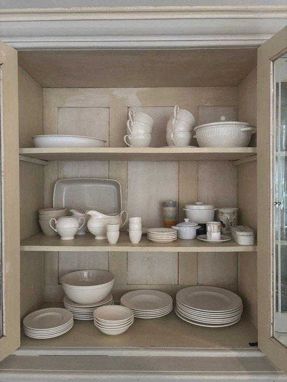 Image 1 of Vaisselle et garde-manger