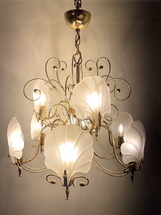 Image 1 of Elegant Italian Vintage Chandelier with Murano Shells