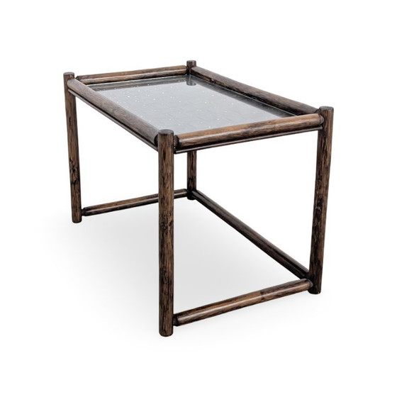 Image 1 of Salontafel van bamboe uit het midden van de vorige eeuw, bijzettafel met glas in vintage stijl