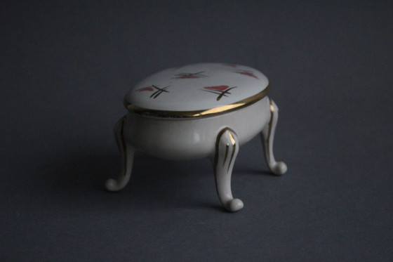 Image 1 of Vintage porcelain jewelry box, hand-painted, with lid, on 4 tall legs, 1950s/60s