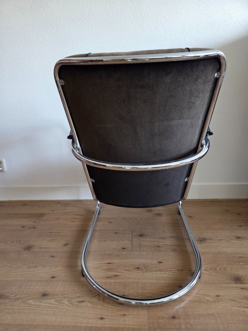 Magnifique fauteuil Gispen 412 avec pouf Gispen 412