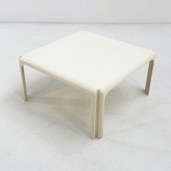 Image 1 of Witte Arcadia salontafel van Vico Magistretti voor Artemide, jaren 70.