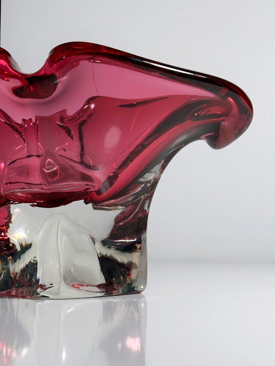 Image 1 of Coupe lourde Vide Poche Josef Hospodka - Chřibská Bohème Cranberry verre Sklo Skrdlovice Bohème Mid Century