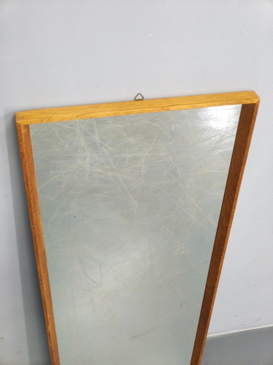 Image 1 of Espejo de pared danés de roble de mediados de siglo, década de 1960.