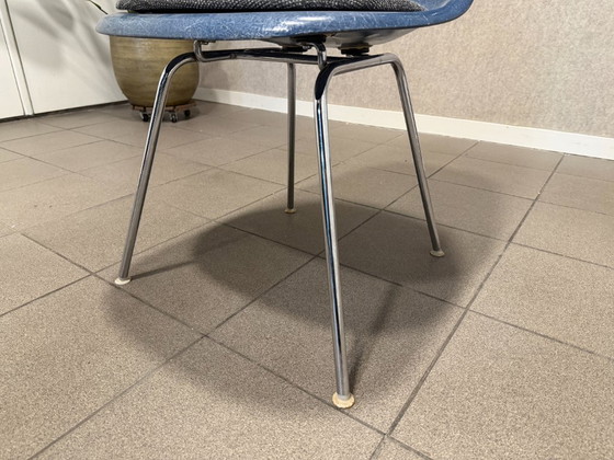 Herman Miller | Eames | DSX | Fibra de vidrio azul medio | 1 pieza – Sillas de comedor, Metal, Textile (photo 8 of 9)