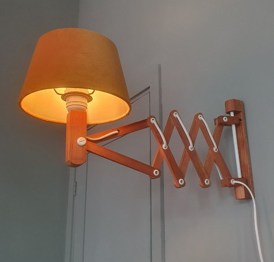 Image 1 of Lampe ciseaux vintage en bois Ikea des années 1980.