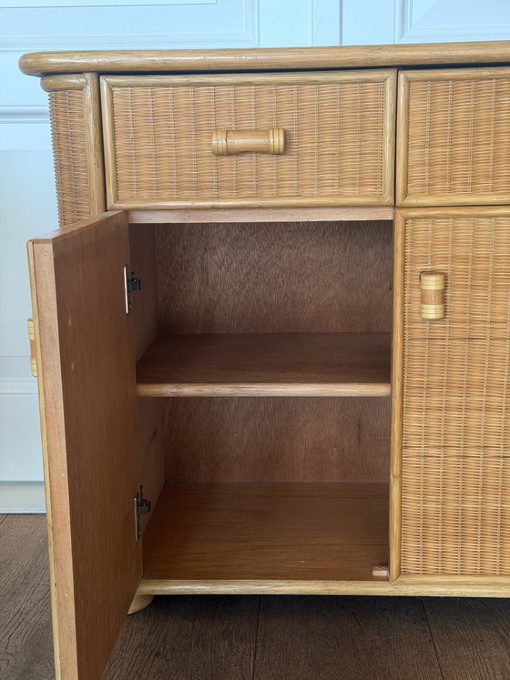 Buffet bas en rotin vintage / petite armoire années 80, Bois, Marron (photo 5 sur 15)