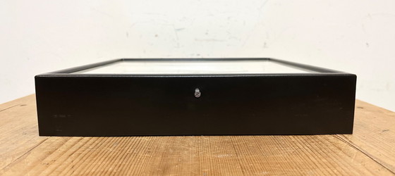 Image 1 of Zwarte industriële vierkante wandklok van Pragotron, jaren 70