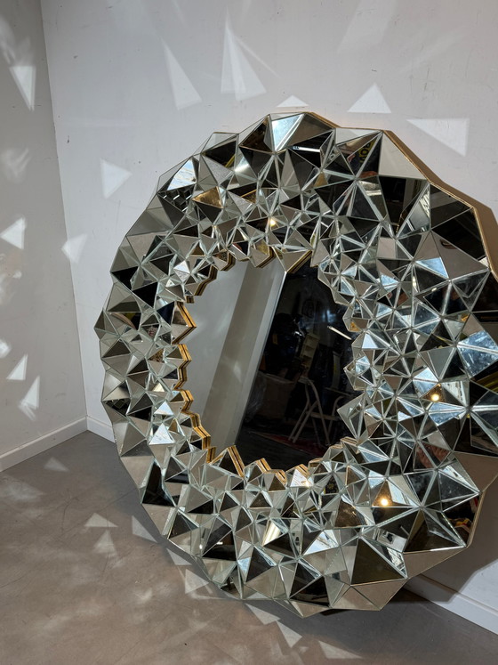 XL Facetspiegel met Zonnestralenmotief – Sculpturaal Prismaspiegel – Ø 160 cm (photo 4 of 6)
