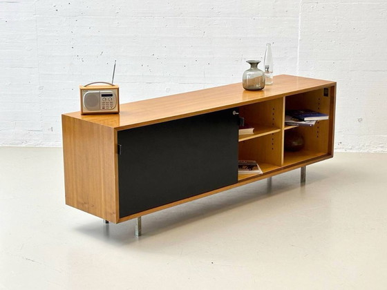 Image 1 of Aparador de nogal de Knoll International, años 60