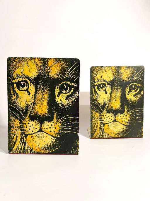 Paar metallene Buchstützen in Form eines Löwen und einer Katze von Piero Fornasetti, 1960er Jahre – decoratieve objecten