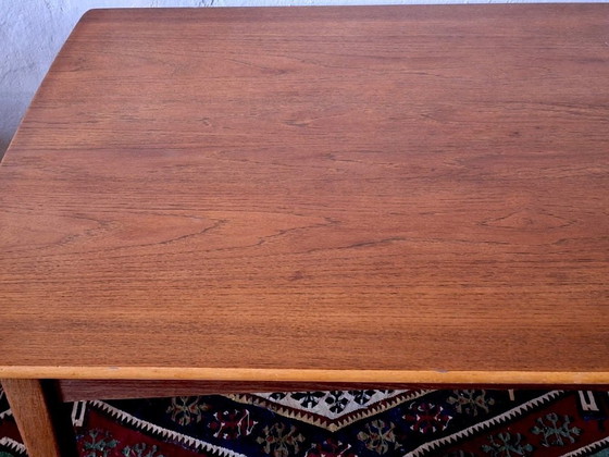 Image 1 of Table de salle à manger en teck de style Mid-Century avec plateau incurvé, Danemark, années 1960