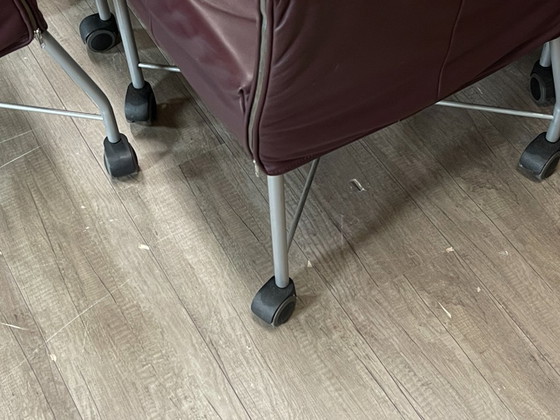 Montis Chaplin 6er Set - Aubergine | Gerard van den Berg, Esszimmerstühle, Leder, Metall, Lila (Foto 13 von 15)