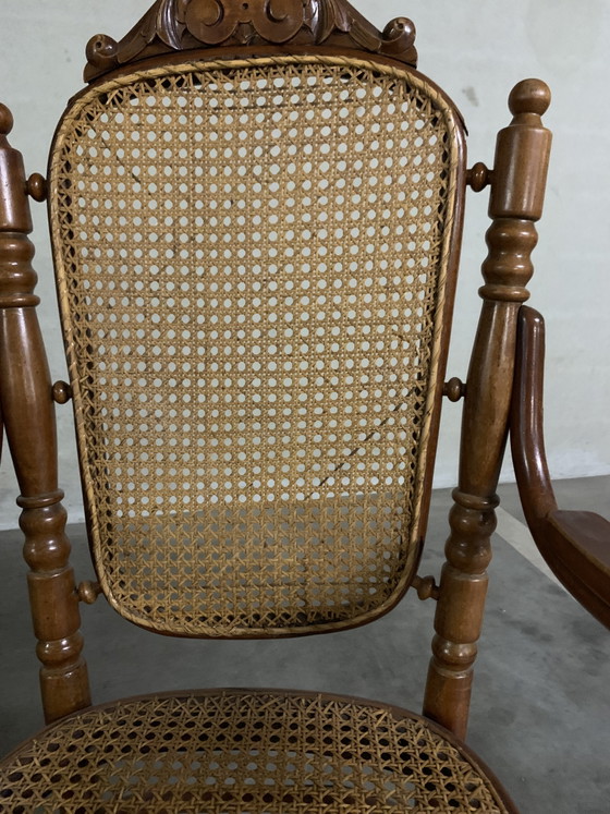 Fauteuil, Josef Hoffman pour Thonet. 1900. Avec d'élégantes sculptures sur bois en haut du dossier. – Wood (photo 5 of 9)