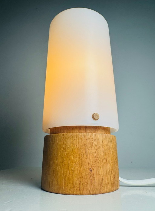 Lampe de table cylindrique par Uno & Östen Kristiansson pour Luxus, Suède, 1960s