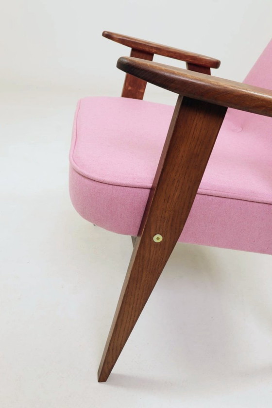 Image 1 of Roze fauteuil, vintage pastelkleurige wollen stof, eikenhout