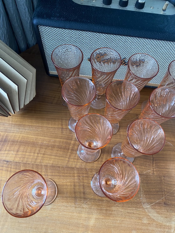 Image 1 of Vintage Luminarc Rosaline Pink Swirl champagneglazen uit Frankrijk